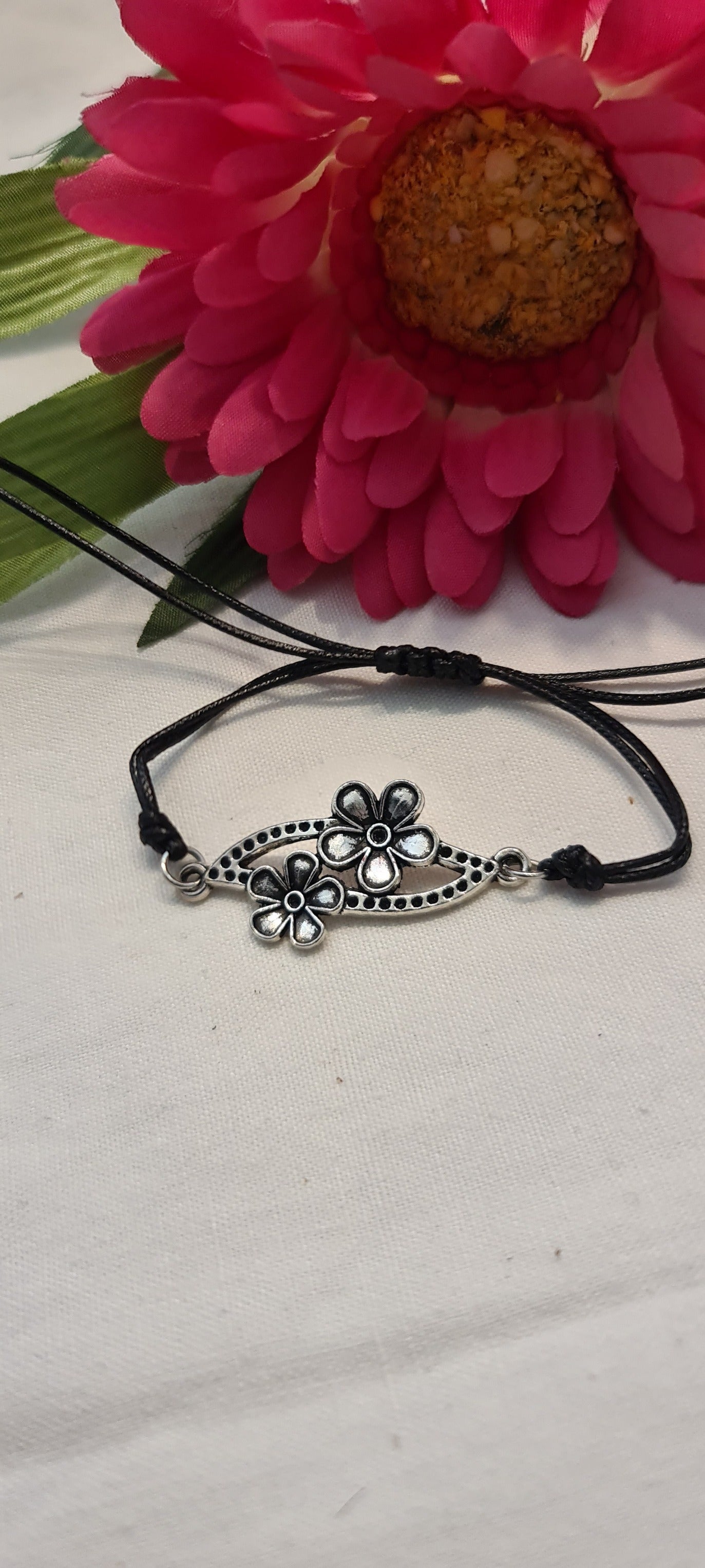 Bracelets en corde noire