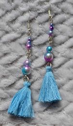 Pendant d'oreille "pompon bleu"