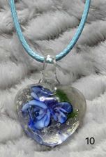 Collier et "coeur en verre" bleu foncé